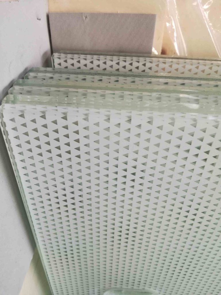 SILK SCREEN TEMPERED LAMI 2