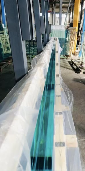 Structural Toughened Laminated Glass 10