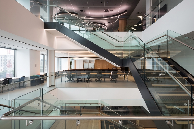LAMINATED GLASS