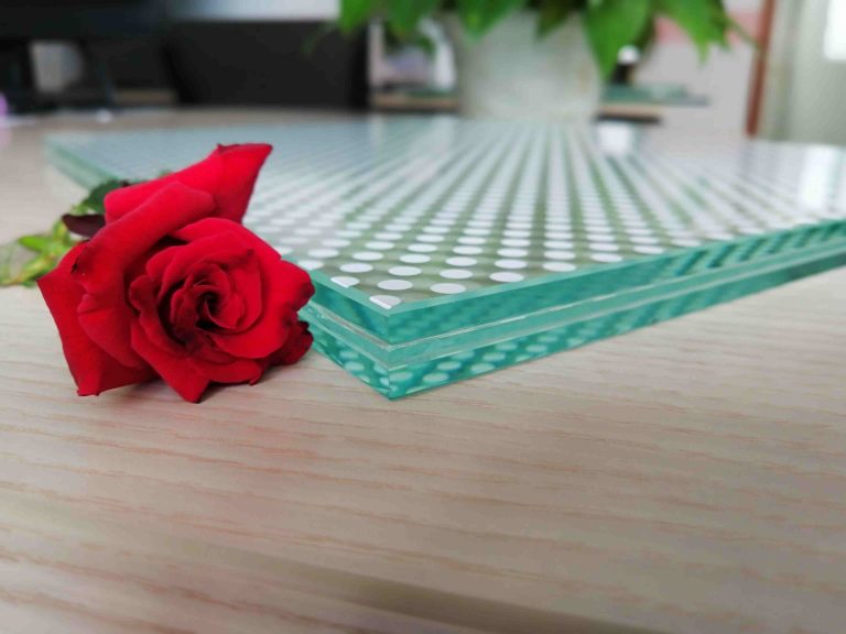 Anti-slip toughened laminated glass 1